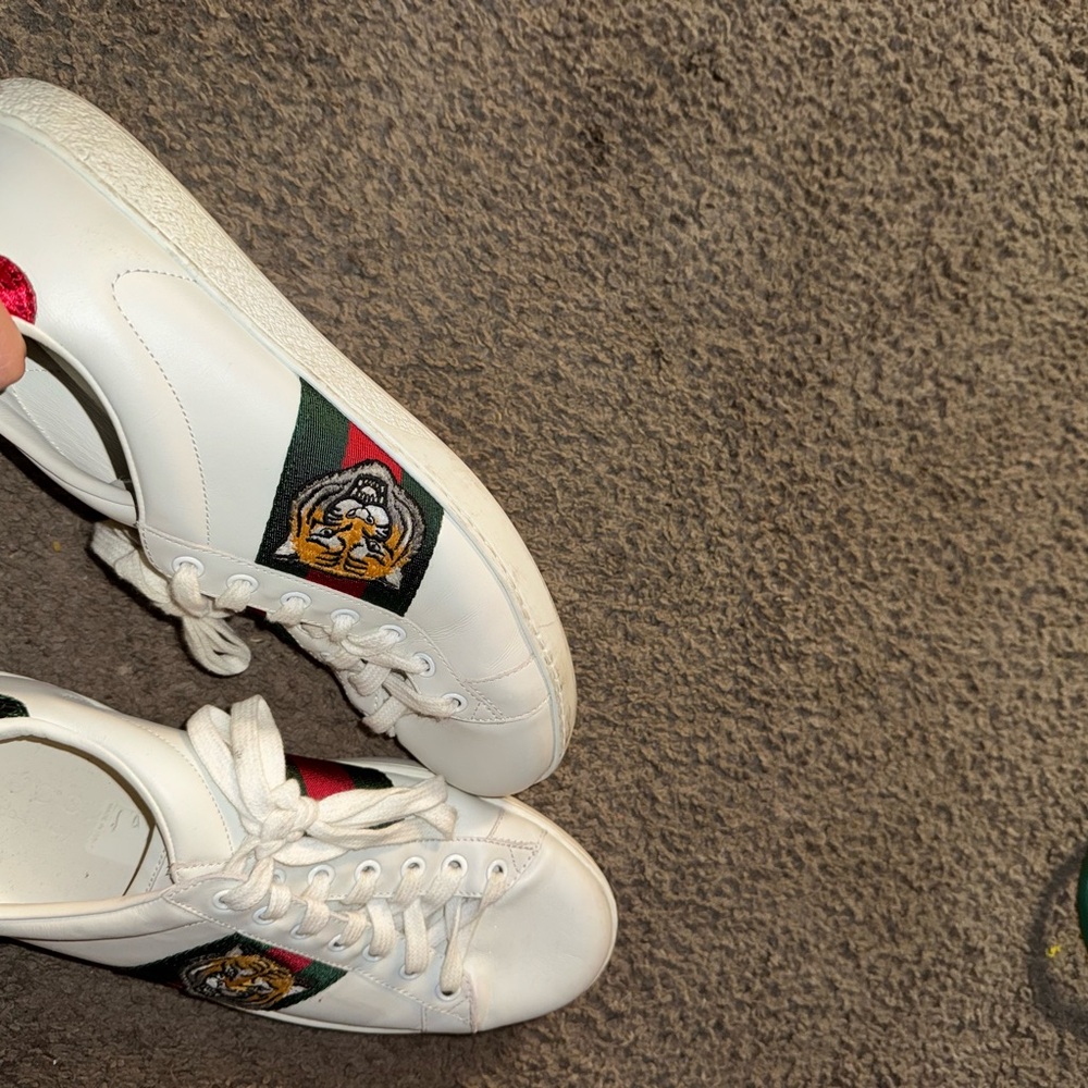 White Sneakers With Tiger Patch - image 3
